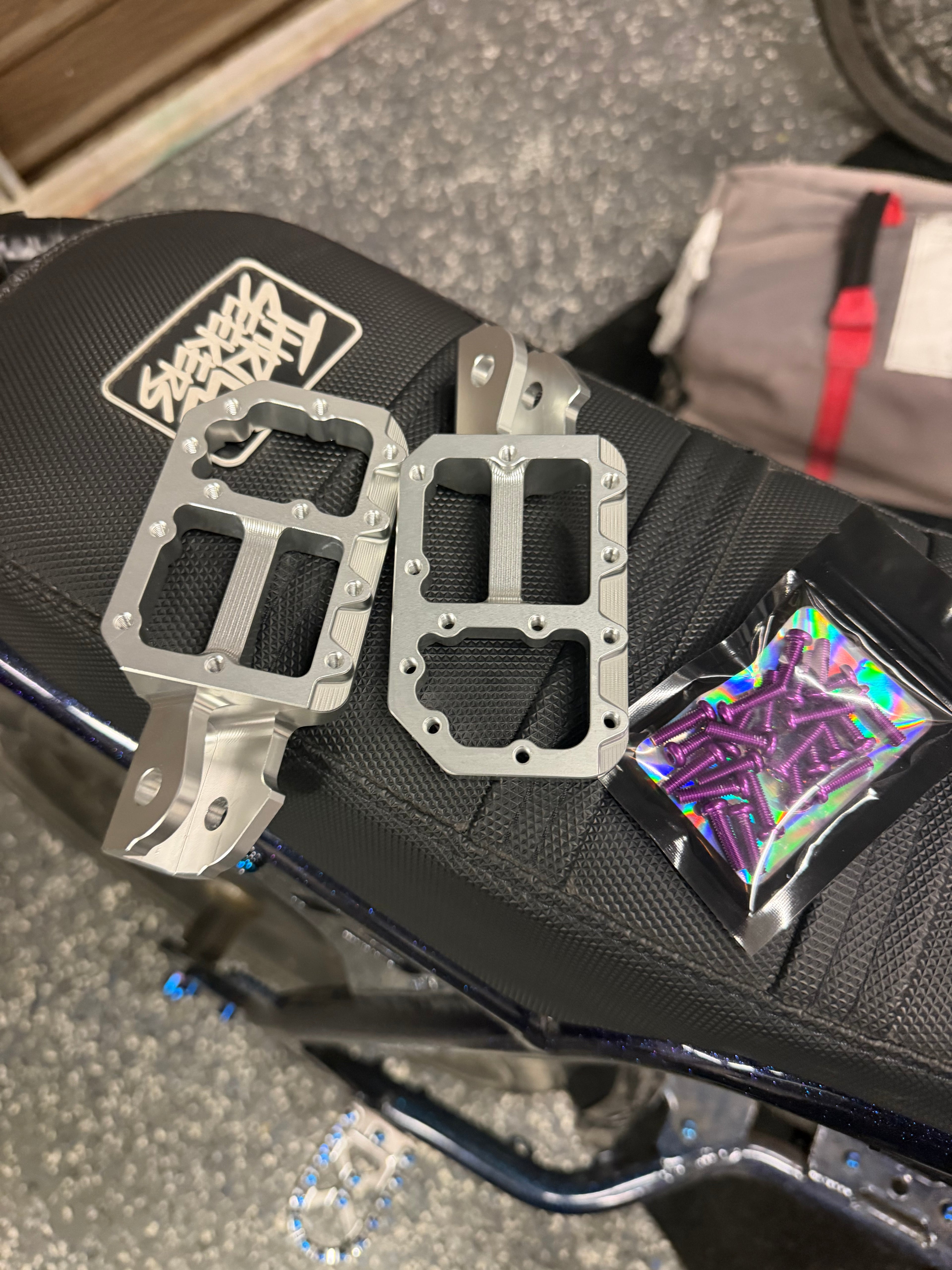 Emoto/Ebike Pegs